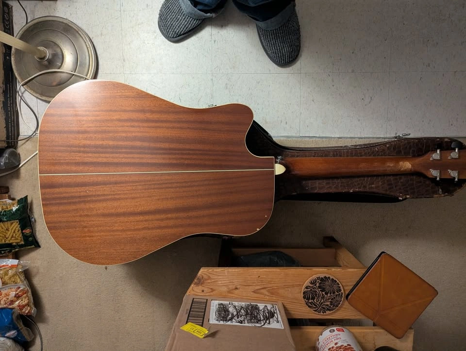 Cort Acoustic Guitar w/hard case - photo 4