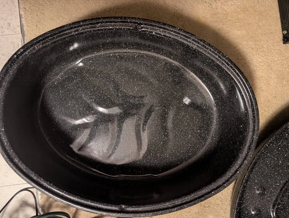 Oval Roasting Pan with Lid - photo 2
