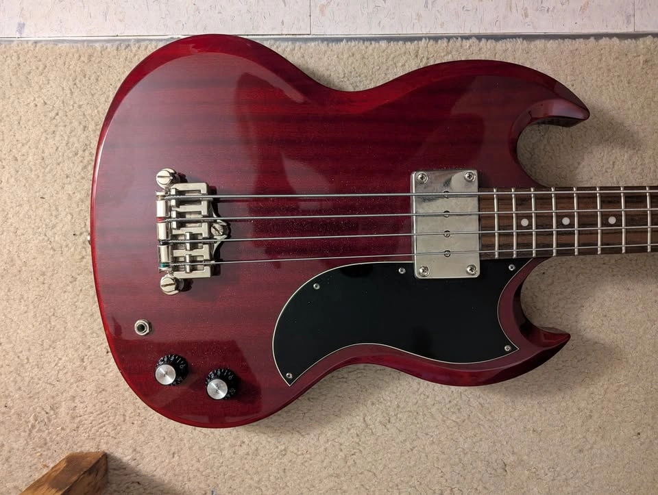 SG E1 Short Scale Bass w/Gig Bag and Leather Strap - photo 2