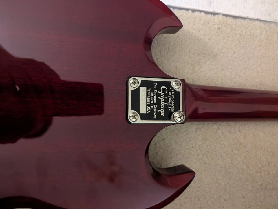 SG E1 Short Scale Bass w/Gig Bag and Leather Strap - photo 3