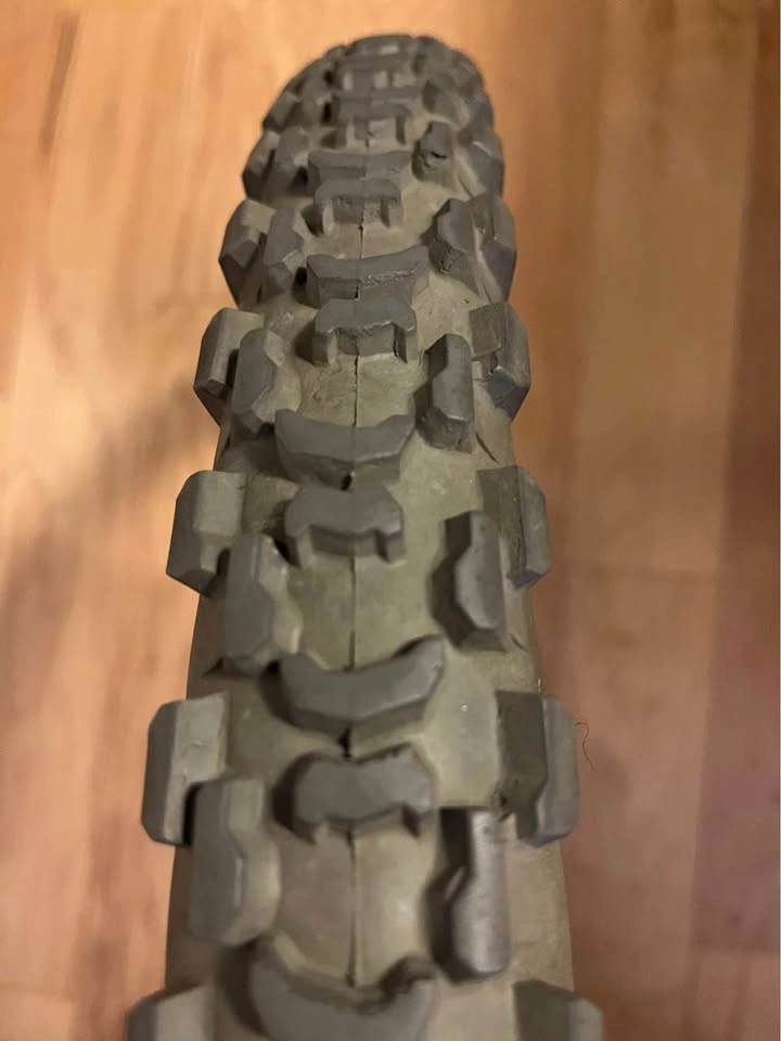 Vintage 26" Specialized Tire - photo 3