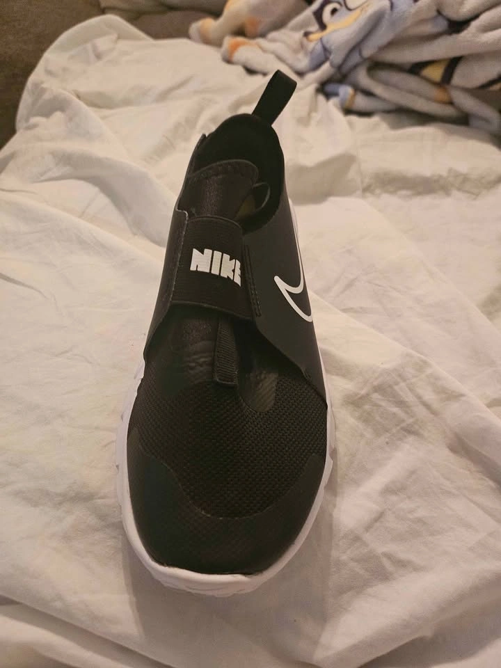 NIKE Youth Flex Runner size 4Y - photo 2