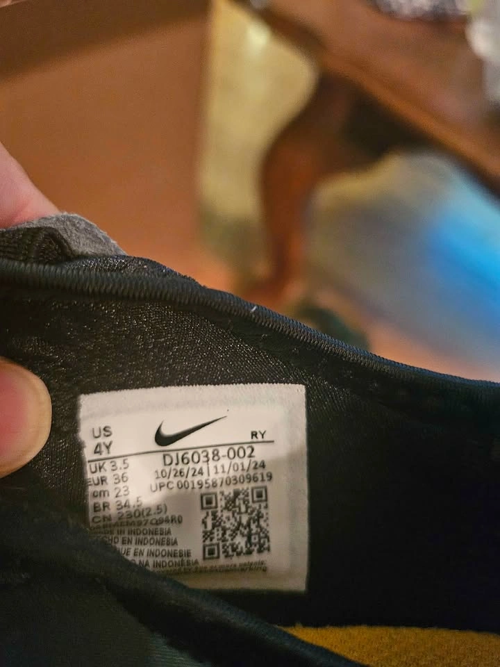 NIKE Youth Flex Runner size 4Y - photo 3