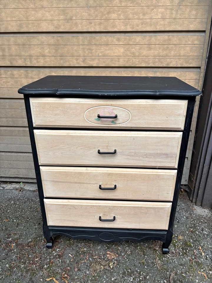 Solid Wood 4-Drawer Dresser