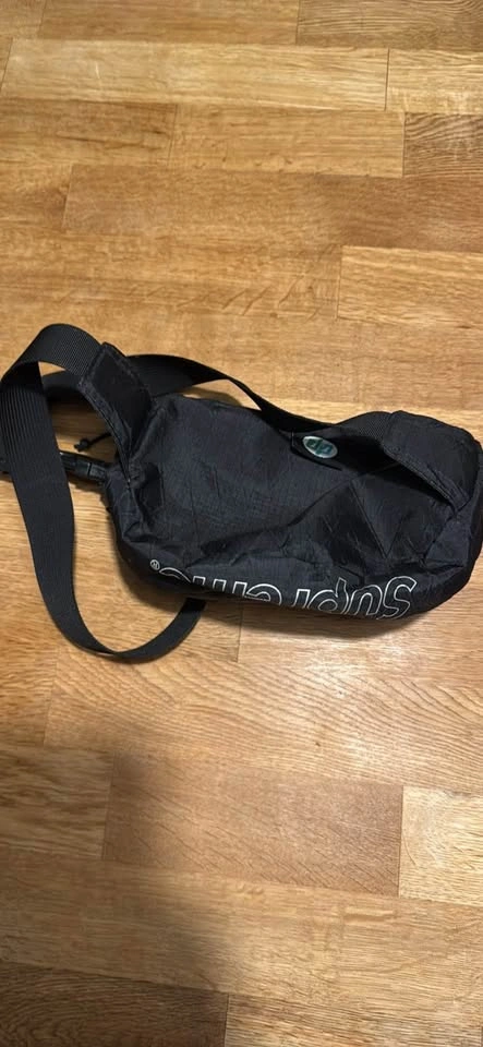 Supreme Waist Bag (SS19 Black) — Authentic, Good Condition - photo 2