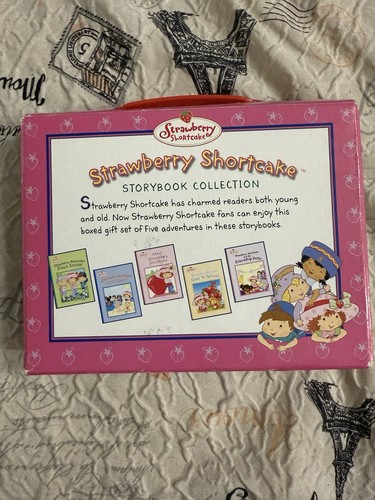 Strawberry Shortcake 5-Book Storybook Collection w/ Sleeve Carry - photo 2