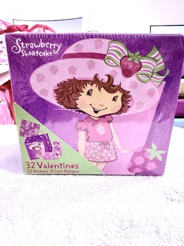 Vintage 2005 Strawberry Shortcake 32 Valentines plus Stickers