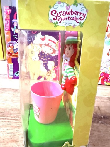 Strawberry Shortcake toothbrush holder figurine Vintage New In b - photo 2