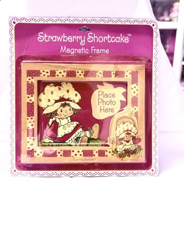Strawberry Shortcake Vintage Magnetic Frame NEW in Package