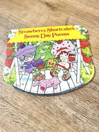 Vintage STRAWBERRY SHORTCAKE SUNNY DAY POEMS Childrens Book