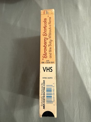 Strawberry Shortcake and the Baby Without a Name VHS 1982 - photo 2