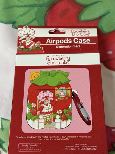 STRAWBERRY SHORTCAKE Gen 1 & 2 Airpods Case NEW IN PACKAGE - photo 2