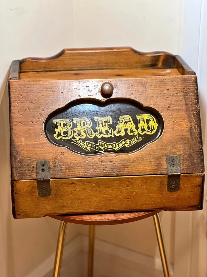 Vintage 1984 Wooden Bread Box – Rustic Farmhouse Decor