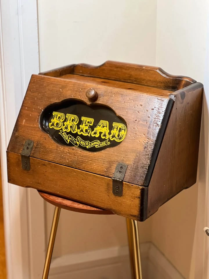 Vintage 1984 Wooden Bread Box – Rustic Farmhouse Decor - photo 3