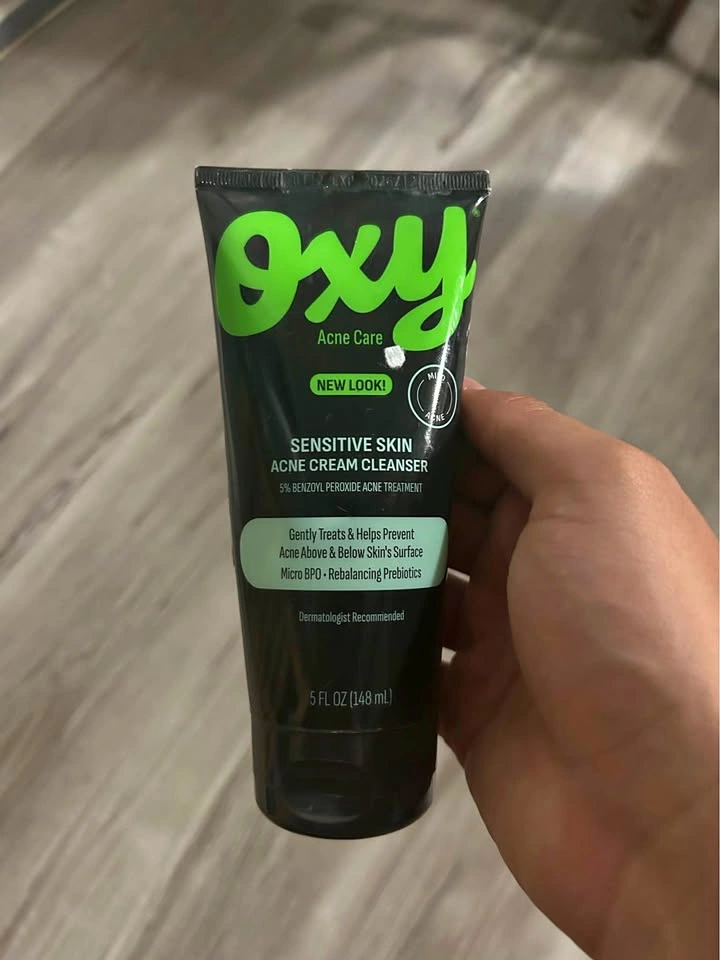 Oxy Sensitive Skin Acne Cream Cleanser