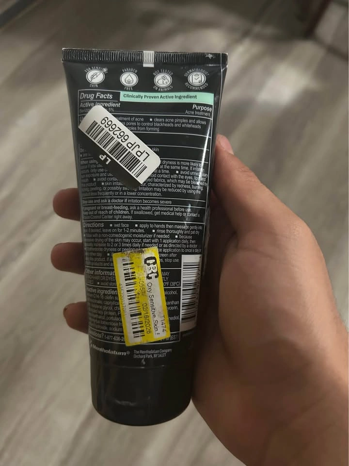 Oxy Sensitive Skin Acne Cream Cleanser - photo 2