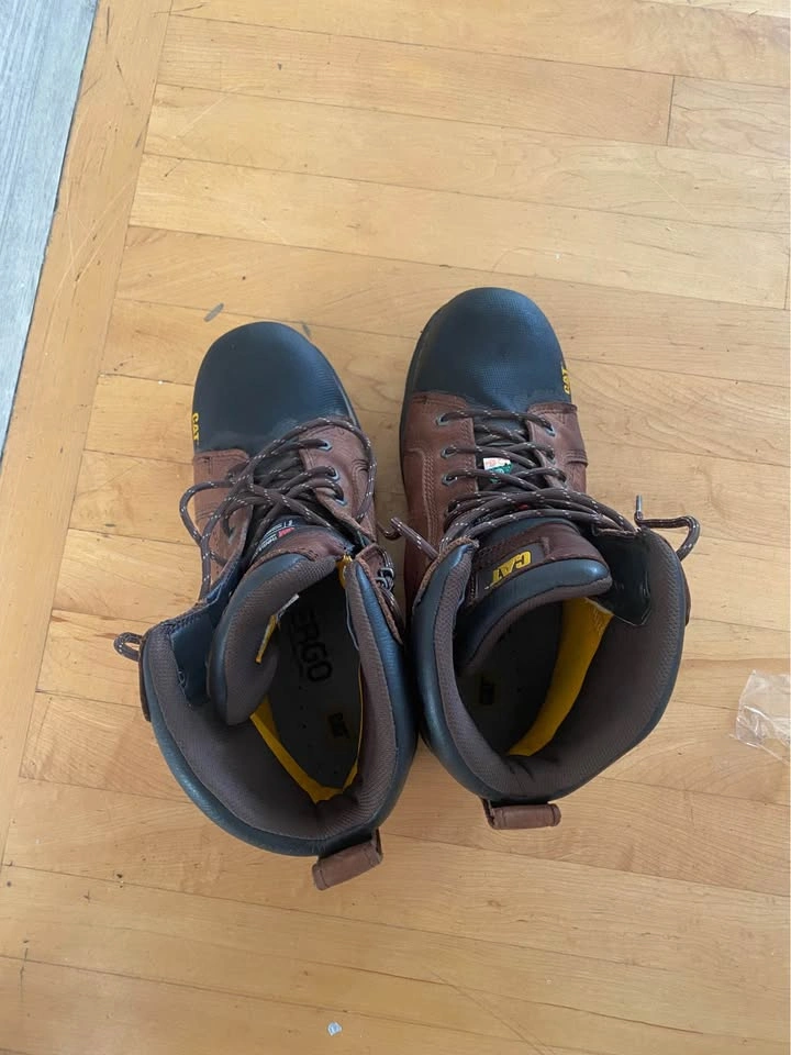 CAT steel toe work boot used only once size 11 - photo 2