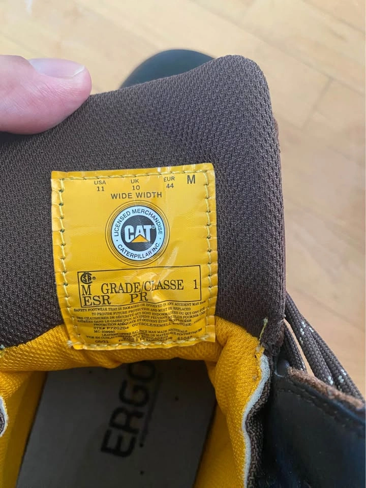 CAT steel toe work boot used only once size 11 - photo 4