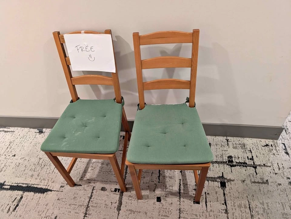 Set of 2 chairs