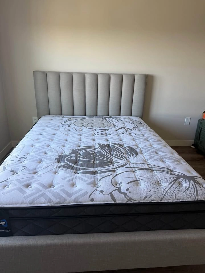 Queen Size Bed Frame - photo 4