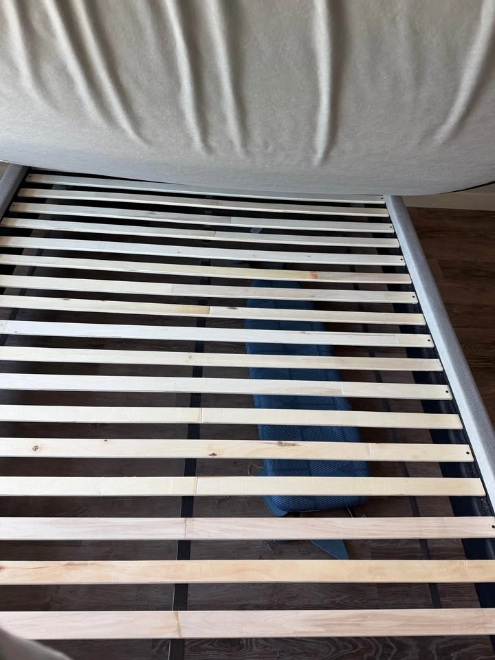 Queen Size Bed Frame - photo 5