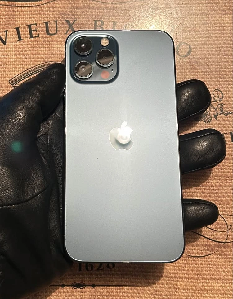 (100%)iPhone 12 Pro Max 256GB- Great Con + Accessories. - photo 3