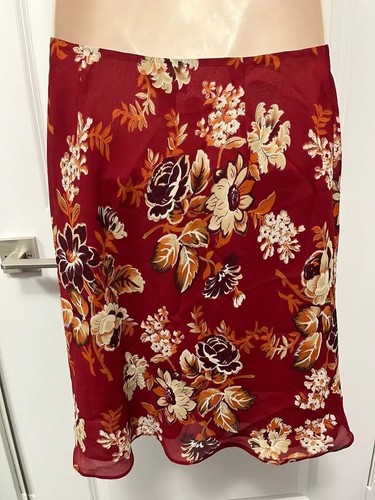 Ann Taylor Floral Skirt 8 Petite NWOT Burgundy