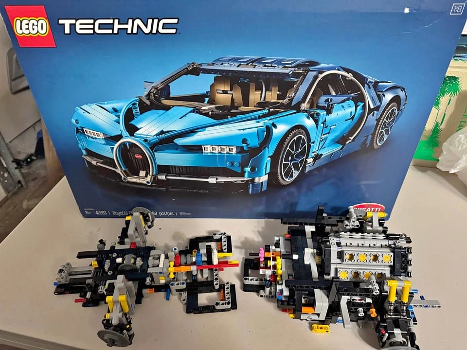 Lego Bugatti Chiron (partially built) (42083)