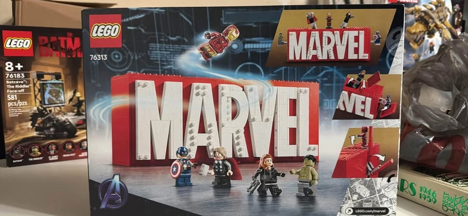 Lego Marvel Logo (76313) - photo 2