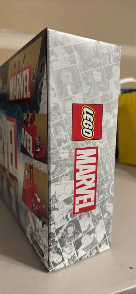 Lego Marvel Logo (76313) - photo 3