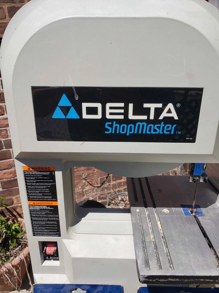9" Delta Bandsaw with Stand & Shop Vacuum - photo 3