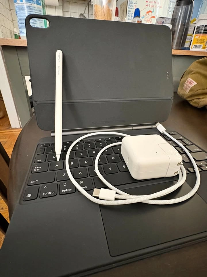 iPad Air 11” keyboard case, pencil, and charger - $300+ value