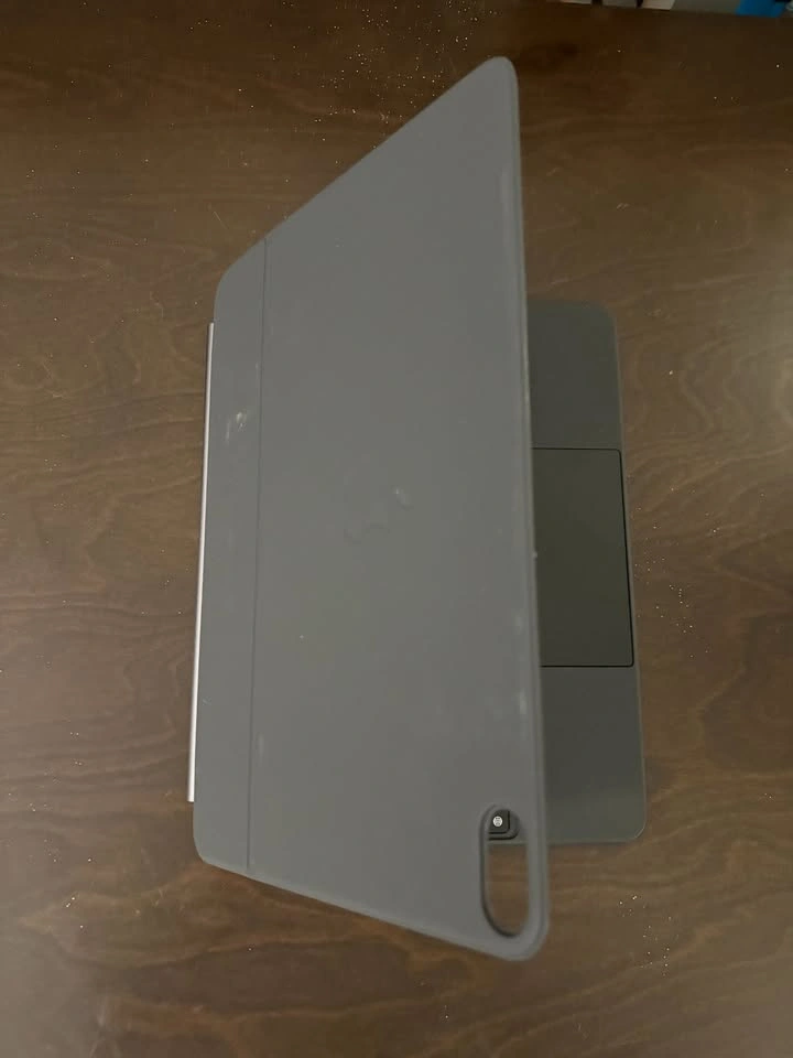 iPad Air 11” keyboard case, pencil, and charger - $300+ value - photo 2