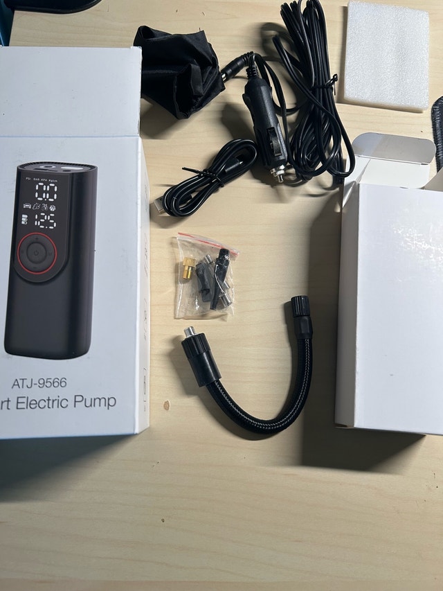 Smart Electric Tire Pump - photo 3