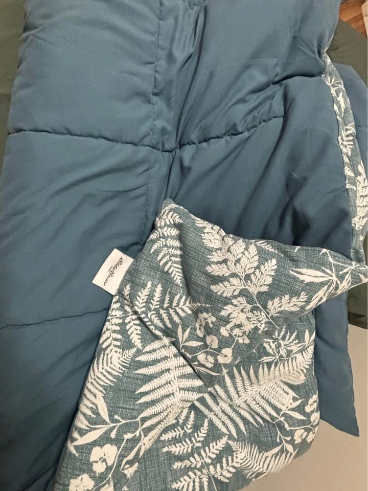 Twin Metal Bed Frame with Mattress and Bedding - photo 4