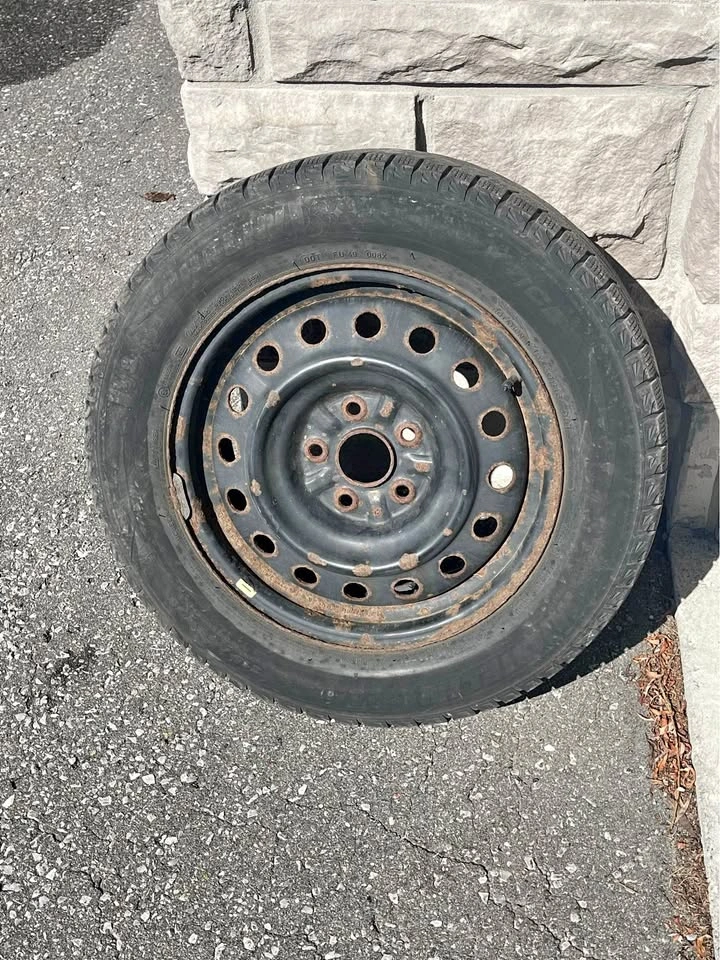 Michelin X-Ice 215/60R16 Winter Tire on Steel Rim set of 4
