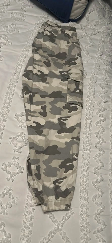 Refuge Camo Cargo Pants Size M - photo 2