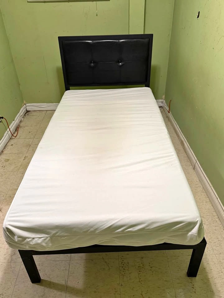 Twin Bed Set: Metallic Frame + Foam Mattress & Cover