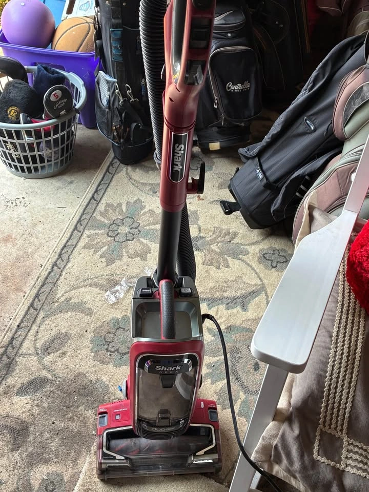 Shark Apex Duo Clean upright vacuum - photo 2