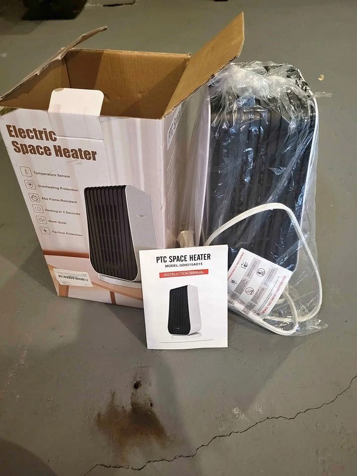BRAND NEW Electric Space Heater (BNIB) – Fast 3-Sec Heating!