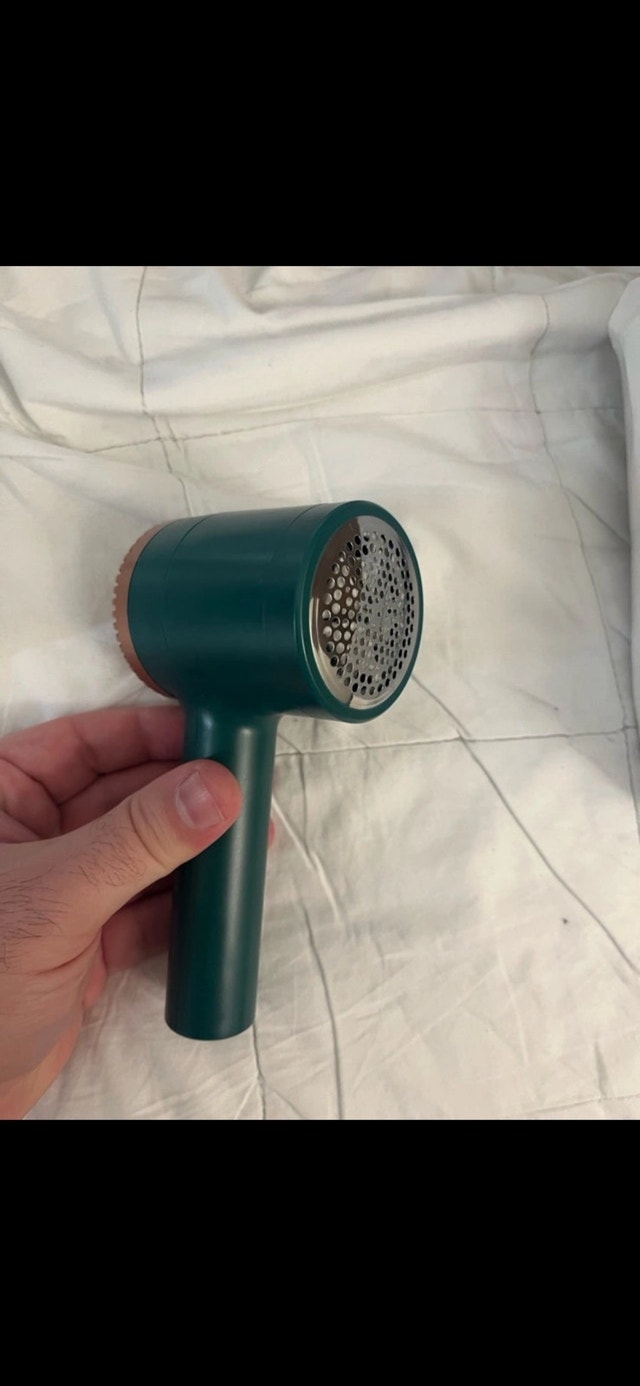 Lint Remover - photo 2