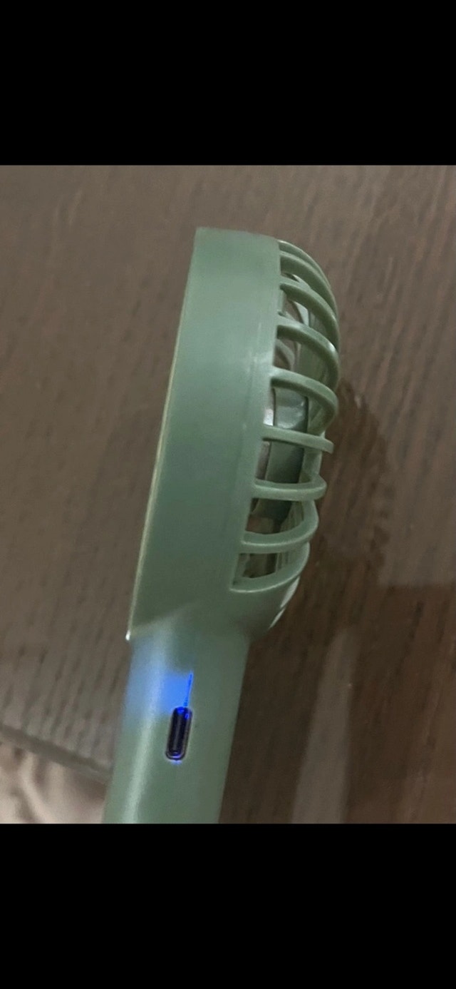 Pocket Size Electric Fan - photo 2