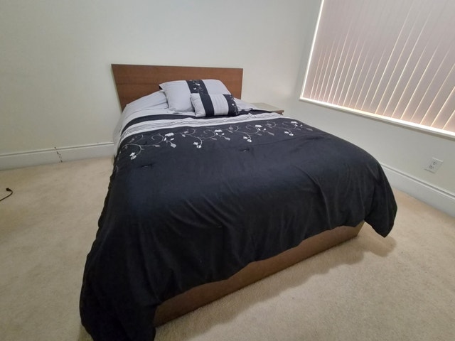 MALM Double Bed with night stands like new - mattress included - photo 2