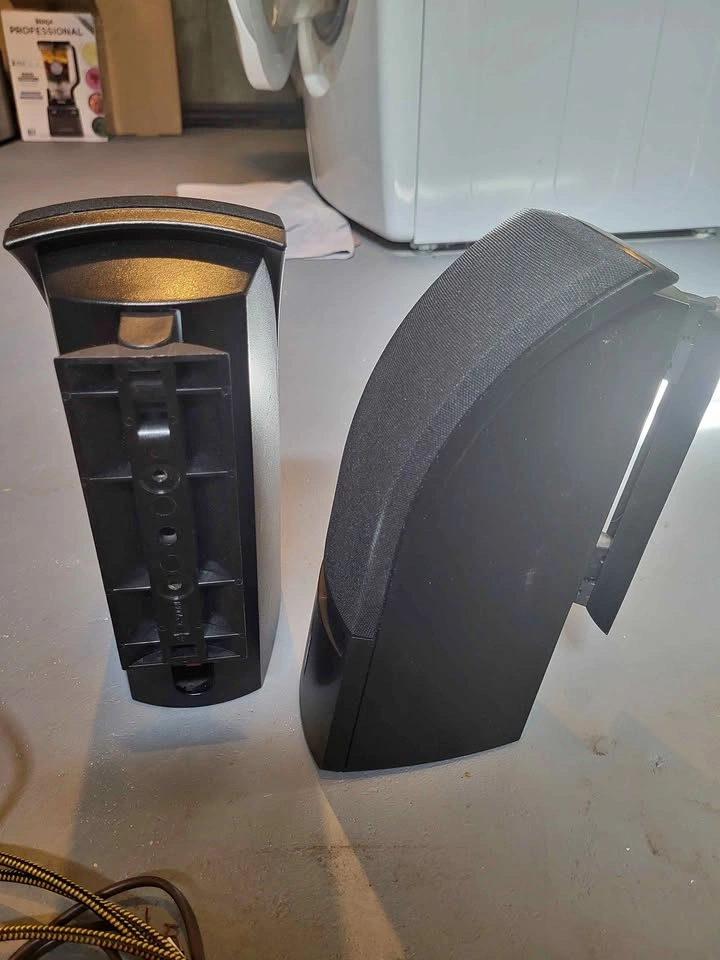 Bose Stereo Speakers & HTD Amplifier Bundle