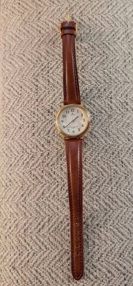 Lorus Quartz Water Resistant Watch - photo 4