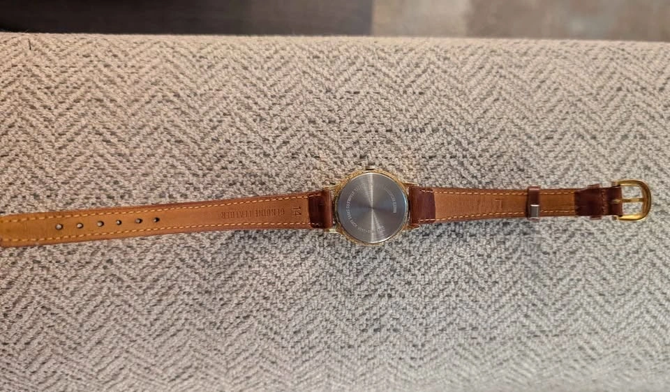 Lorus Quartz Water Resistant Watch - photo 5
