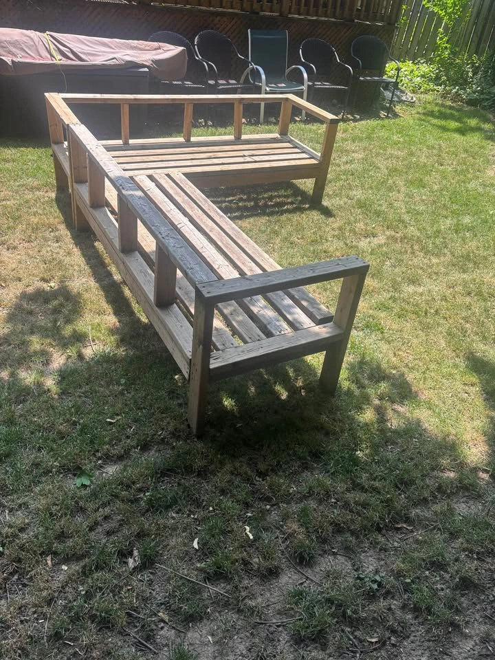 Handmade Wooden L-Shaped Outdoor Sectional Bench - photo 3