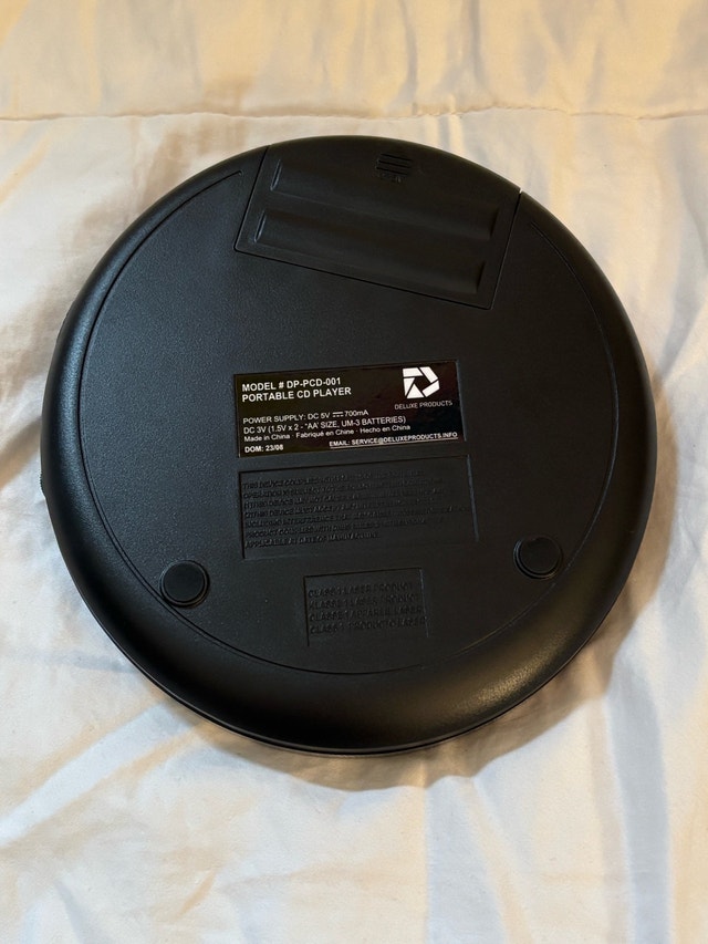 Deluxe Products Portable CD Player - photo 2