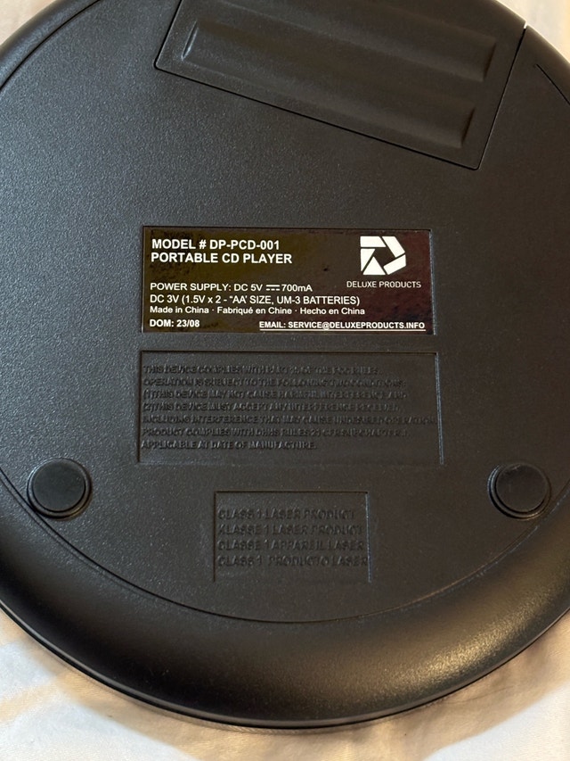 Deluxe Products Portable CD Player - photo 3