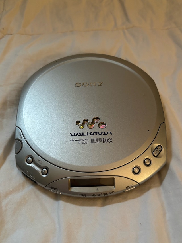 Sony Walkman D-E221